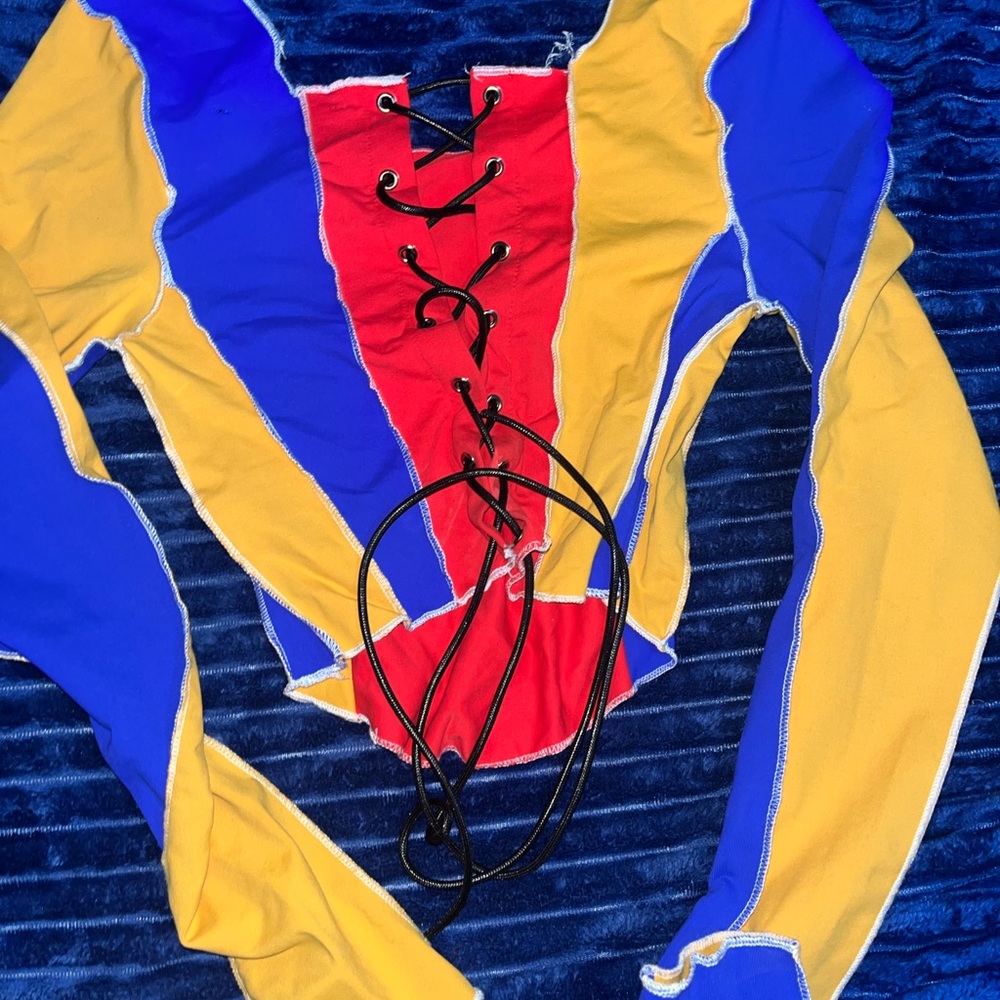 Akira tie up top
